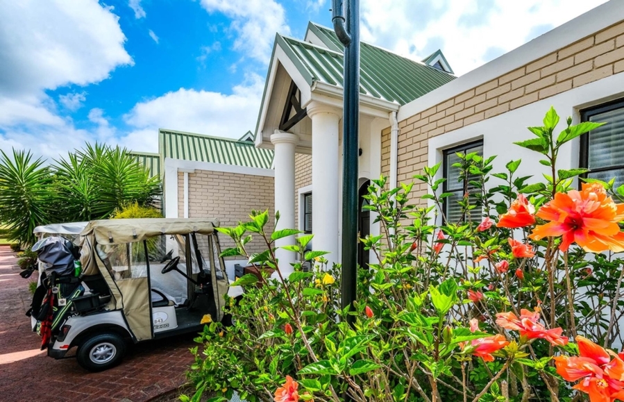 To Let 1 Bedroom Property for Rent in Fancourt Western Cape